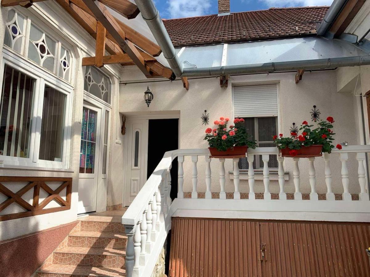 Edit Villa Balatonfured Bagian luar foto